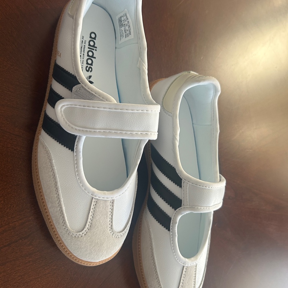 Mary Jane Sneakers